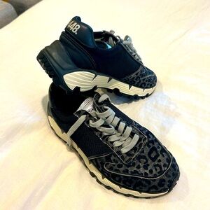 P448 black platform sneakers